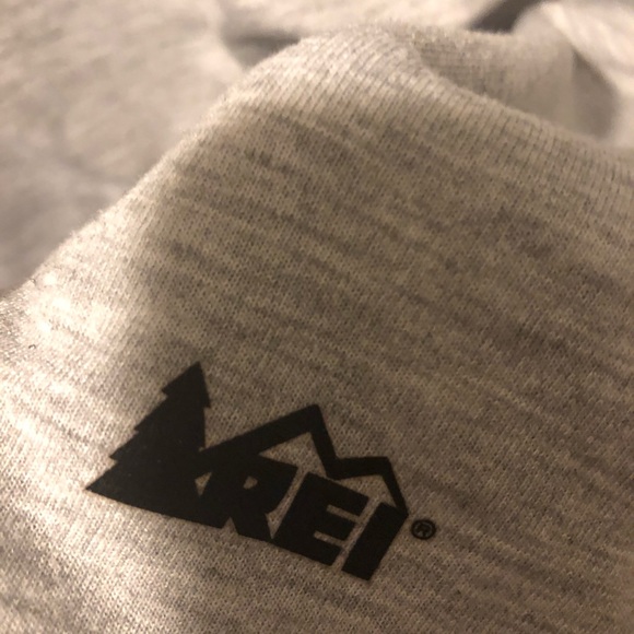 Men’s medium REI t-shirt - Picture 5 of 5
